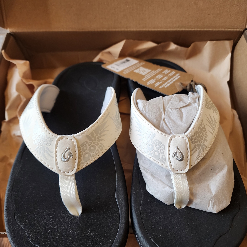 OluKai Black and White Sandals - Picture 3 of 6